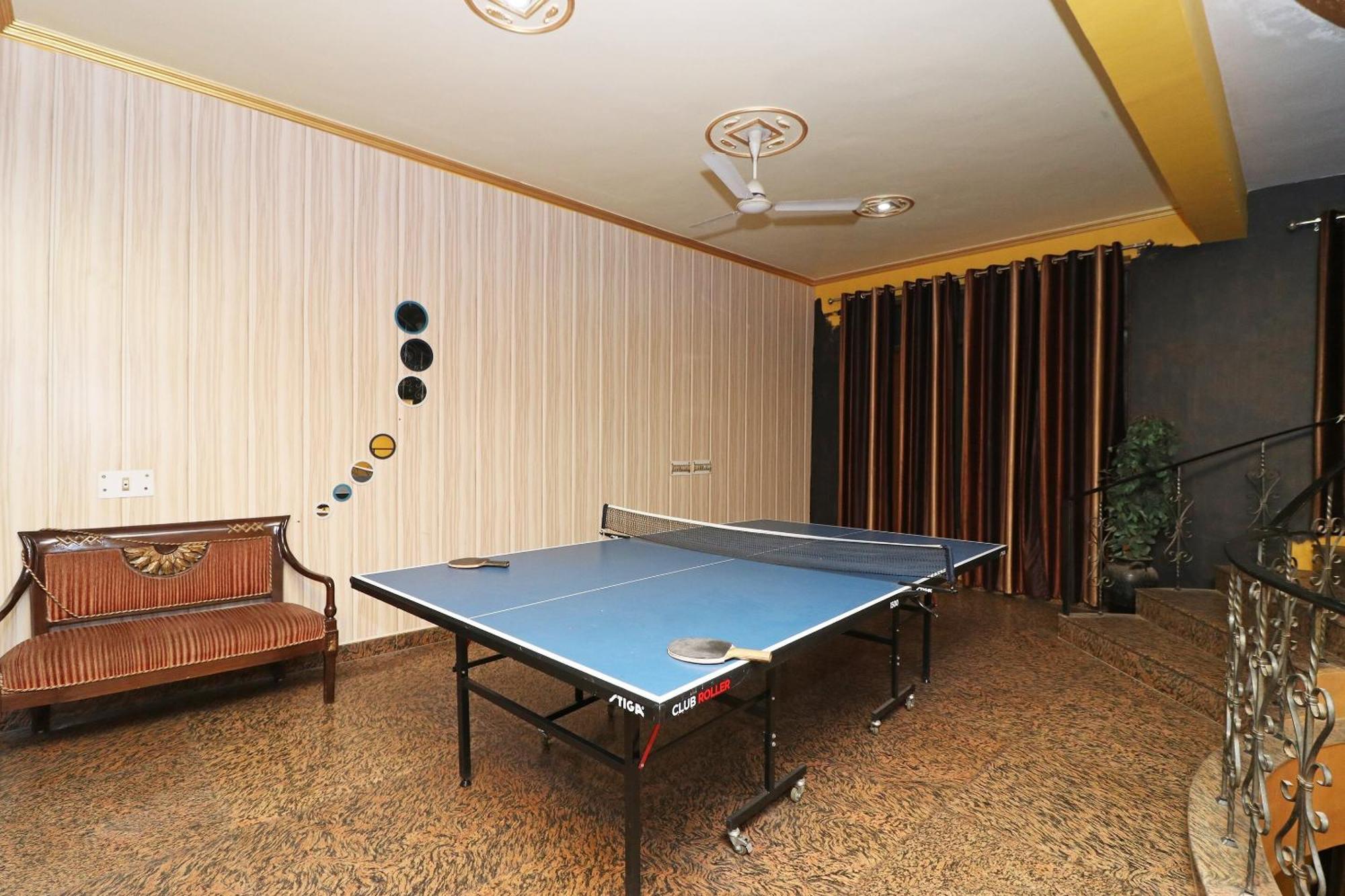 Townhouse Satguru Enclave Road Gurgaon Hotel Jāmb Exterior photo