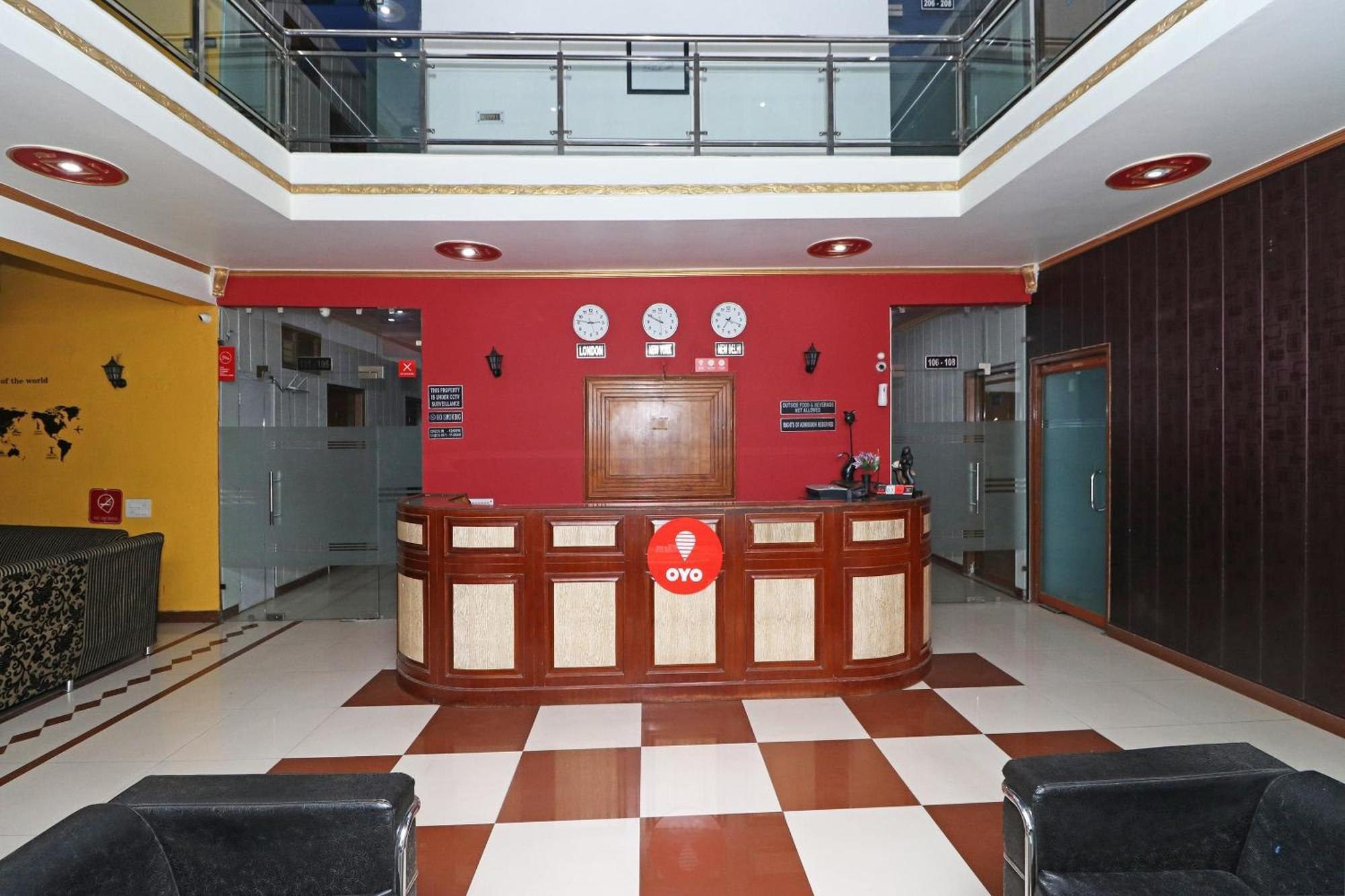 Townhouse Satguru Enclave Road Gurgaon Hotel Jāmb Exterior photo
