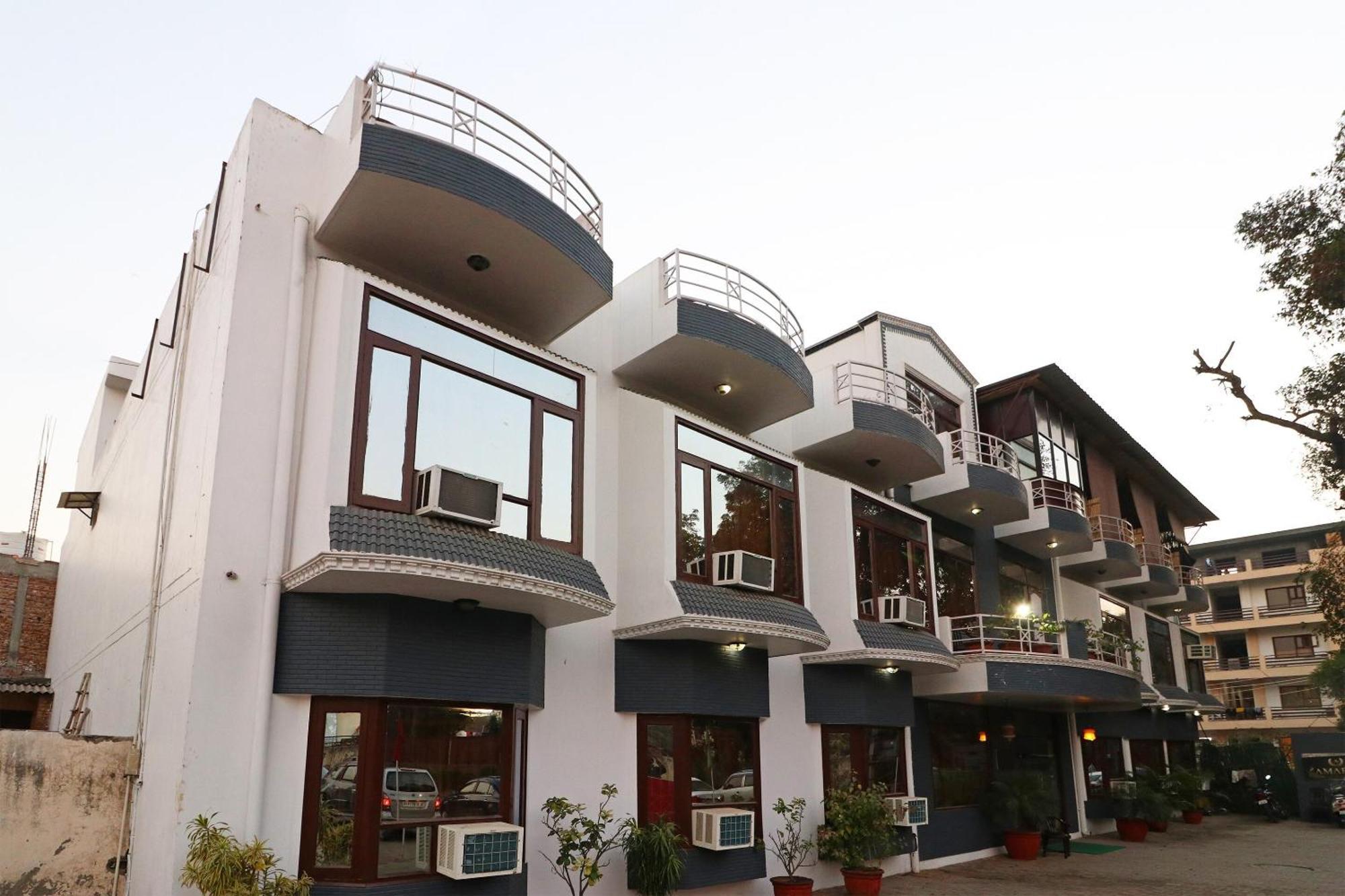 Townhouse Satguru Enclave Road Gurgaon Hotel Jāmb Exterior photo