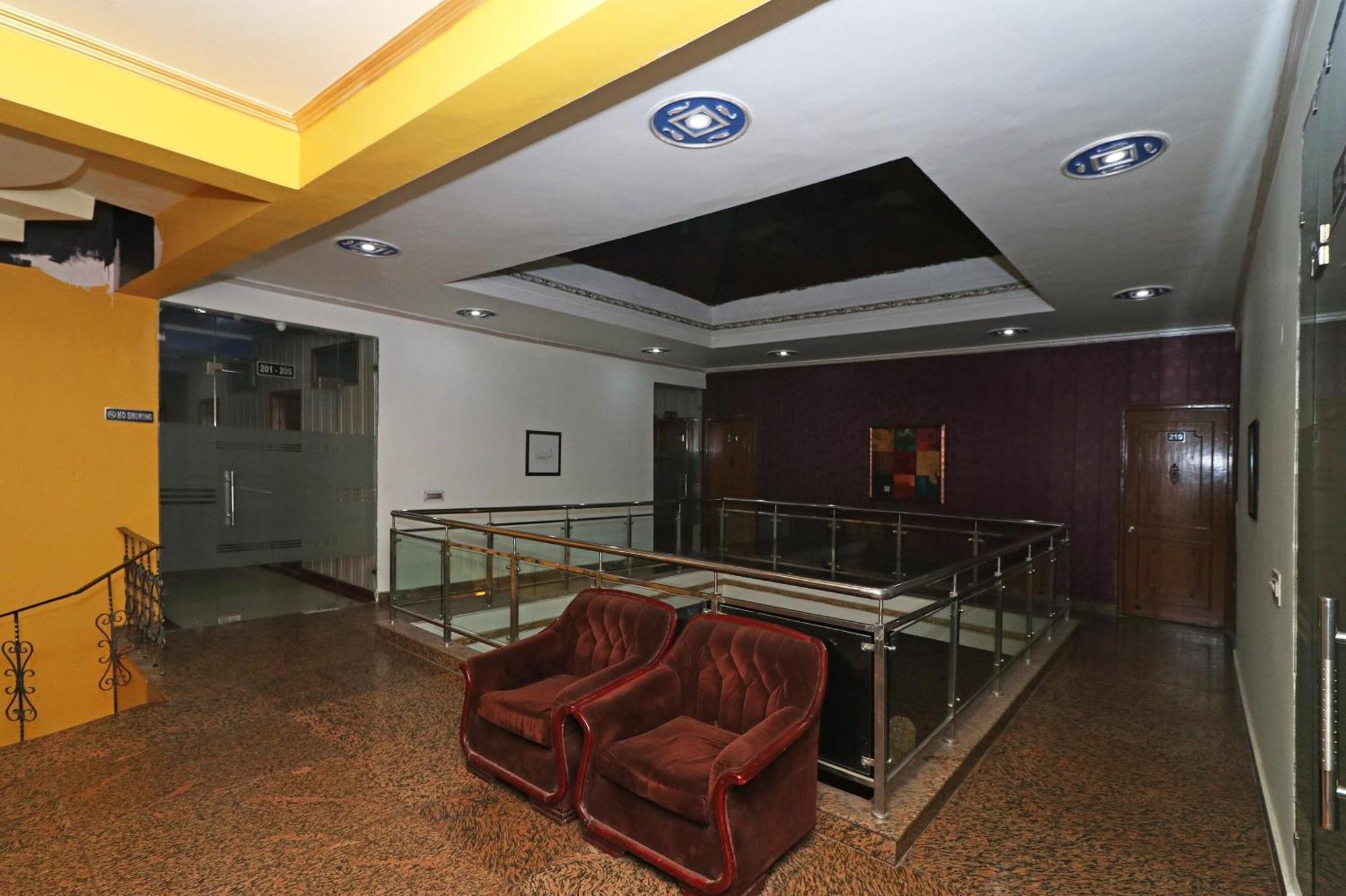 Townhouse Satguru Enclave Road Gurgaon Hotel Jāmb Exterior photo